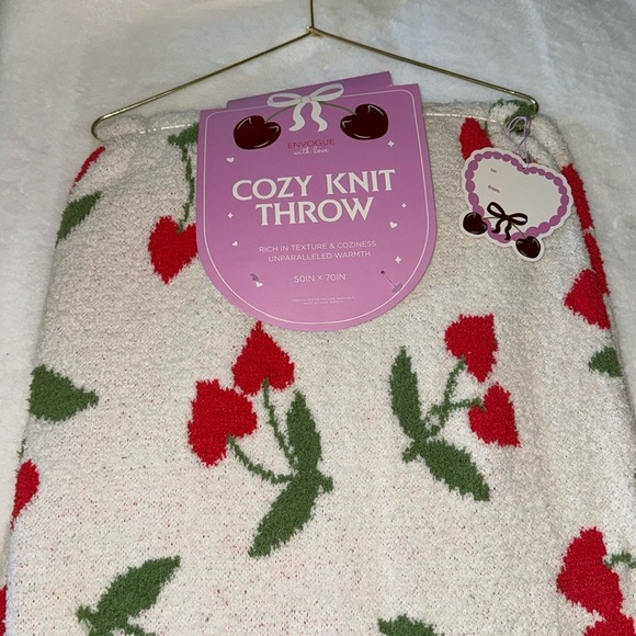 The Cozy Cottage Cherry Hearts Knitted Throw Blanket 🍒🍒♥️♥️ - Picture 4 of 6